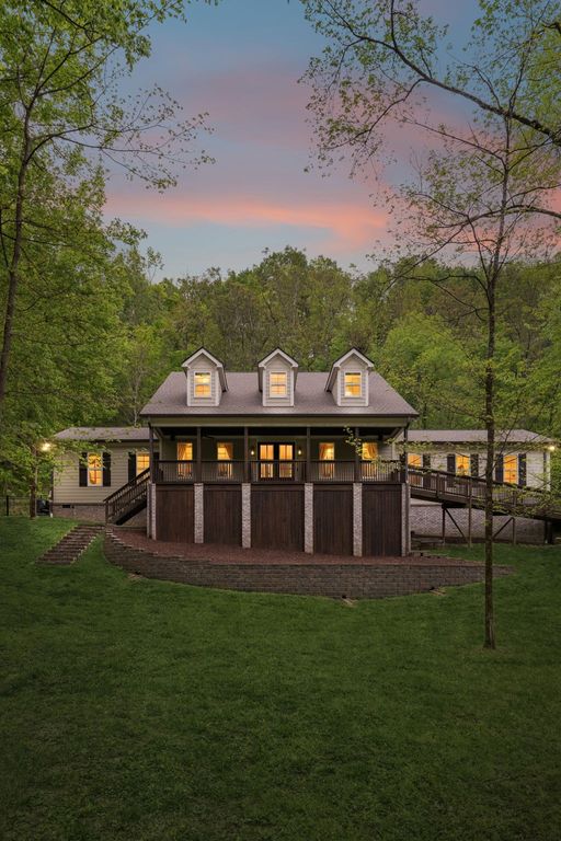 2288 N Berrys Chapel Rd, Franklin, TN 37069