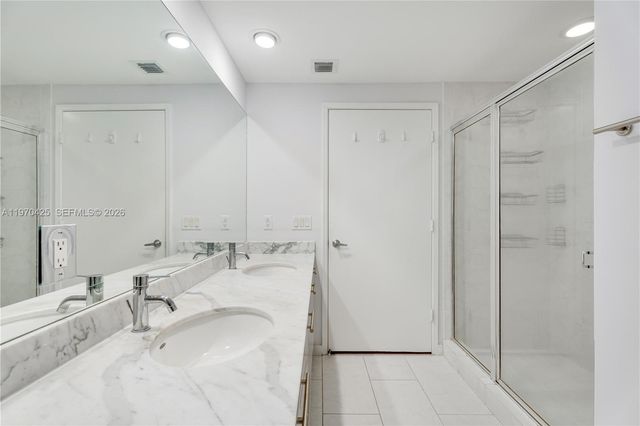 951 Brickell Ave 3607, Miami, FL 33131