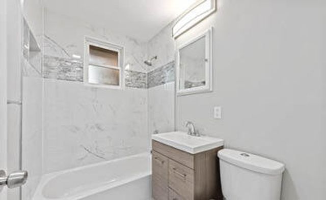 19 Apple Lane, Park Forest, IL 60466