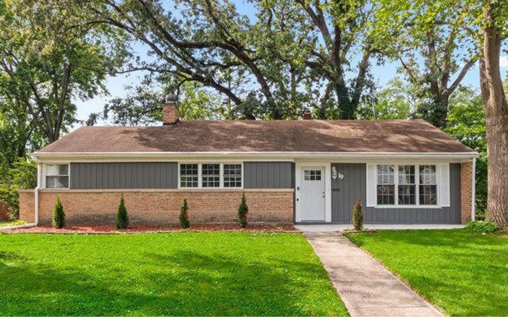 19 Apple Lane, Park Forest, IL 60466