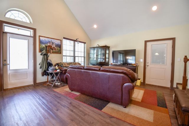 21803 CR 2178, Troup, TX 75789