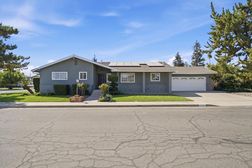 Image 1 of property listing at 3731 Allan Street, Selma, CA 93662