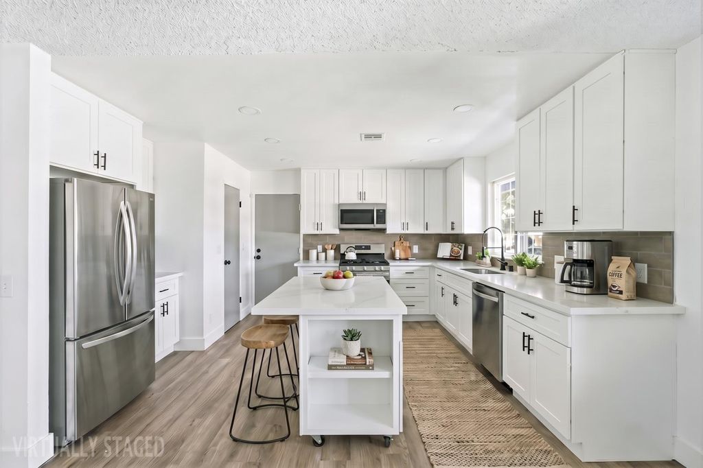 Image 8 of property listing at 3731 Allan Street, Selma, CA 93662