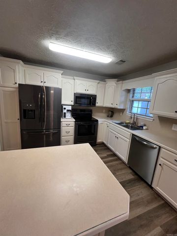 19 Sunbelt Court, Mayflower, AR 72106