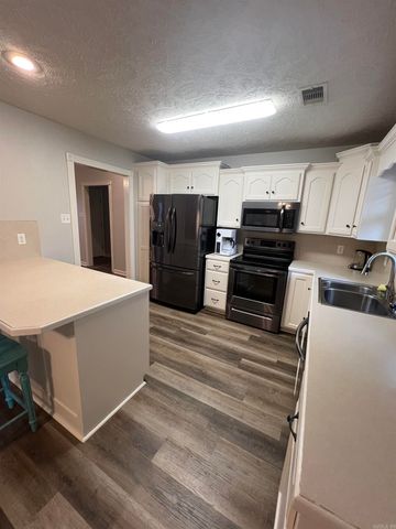 19 Sunbelt Court, Mayflower, AR 72106