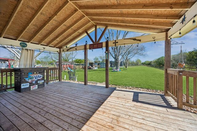 4531 County Road 424, Alvin, TX 77511