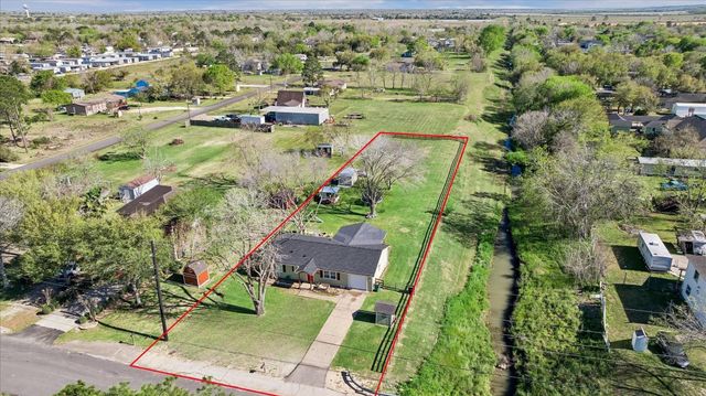 4531 County Road 424, Alvin, TX 77511