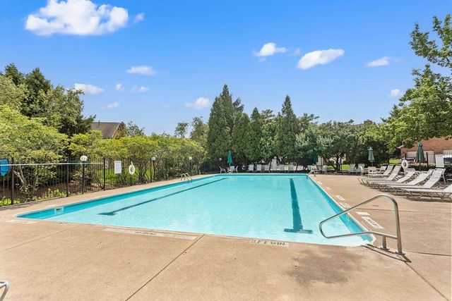 1324 Brookview Circle, Pickerington, OH 43147