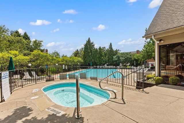 1324 Brookview Circle, Pickerington, OH 43147