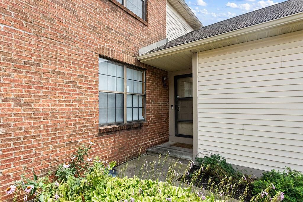 1324 Brookview Circle, Pickerington, OH 43147