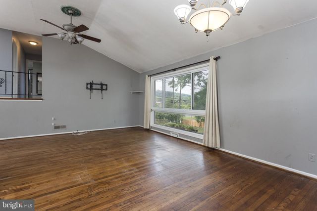 7200 N CHARLES ST, Lutherville Timonium, MD 21093
