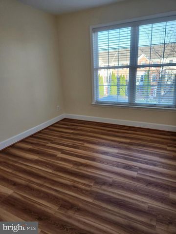 2481 WALNUT ROCKER LN, Herndon, VA 20171