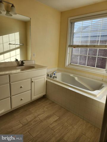 2481 WALNUT ROCKER LN, Herndon, VA 20171