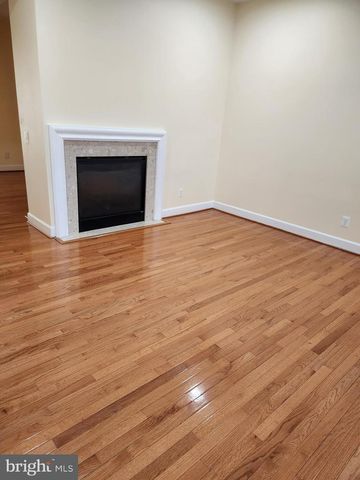 2481 WALNUT ROCKER LN, Herndon, VA 20171