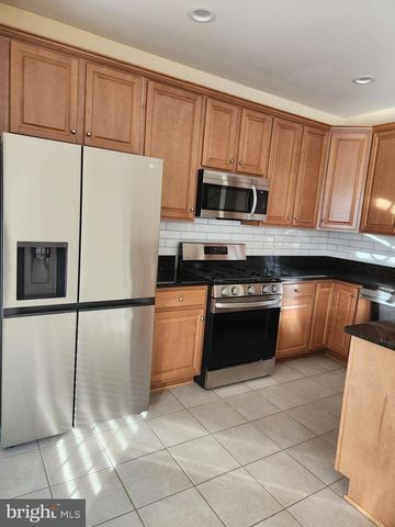 2481 WALNUT ROCKER LN, Herndon, VA 20171