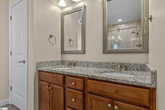 167 Mistwood Lane, Boiling Springs, SC 29316