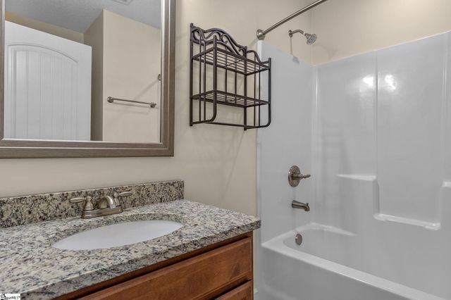 167 Mistwood Lane, Boiling Springs, SC 29316