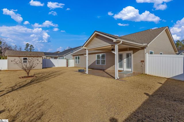 167 Mistwood Lane, Boiling Springs, SC 29316