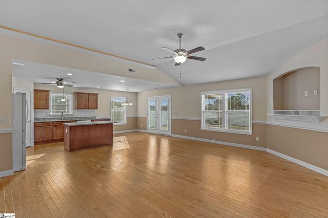 167 Mistwood Lane, Boiling Springs, SC 29316