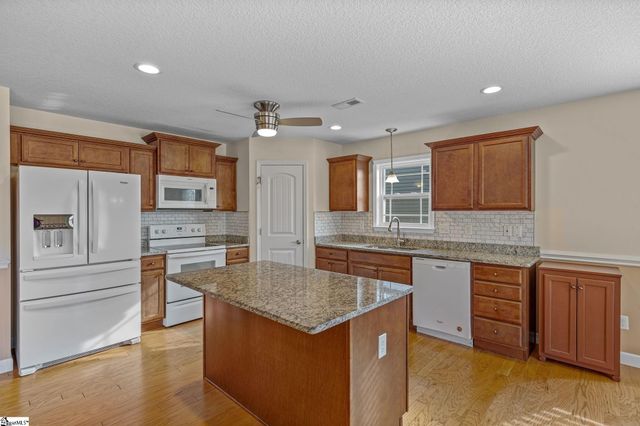 167 Mistwood Lane, Boiling Springs, SC 29316