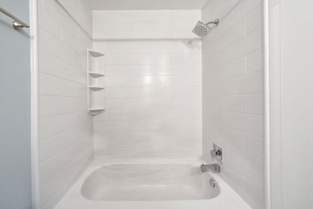 5 E Carriageway Drive 308, Hazel Crest, IL 60429