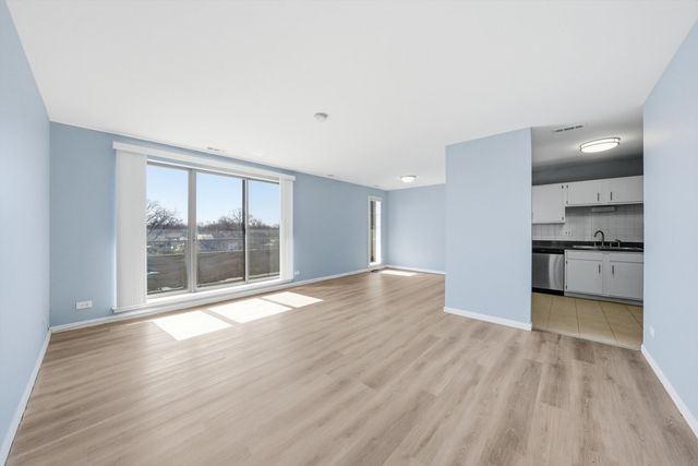 5 E Carriageway Drive 308, Hazel Crest, IL 60429