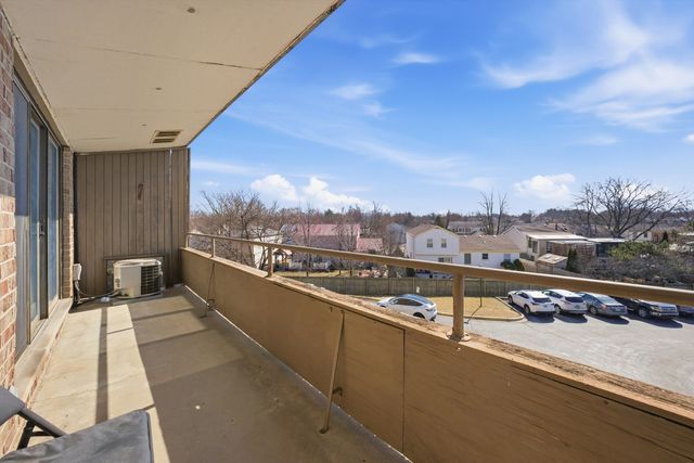 5 E Carriageway Drive 308, Hazel Crest, IL 60429