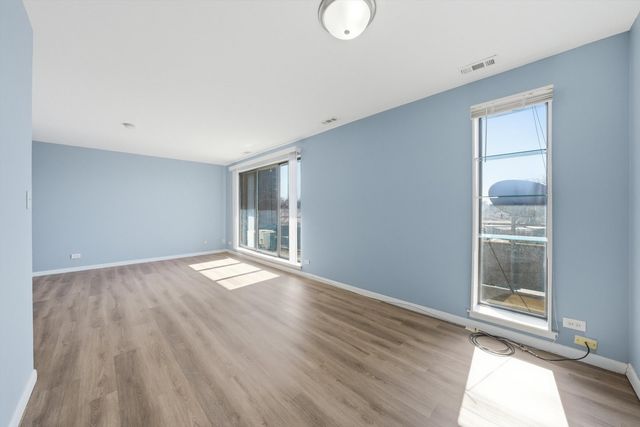 5 E Carriageway Drive 308, Hazel Crest, IL 60429