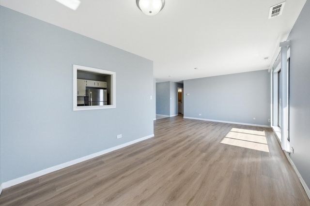 5 E Carriageway Drive 308, Hazel Crest, IL 60429