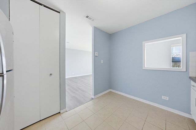 5 E Carriageway Drive 308, Hazel Crest, IL 60429