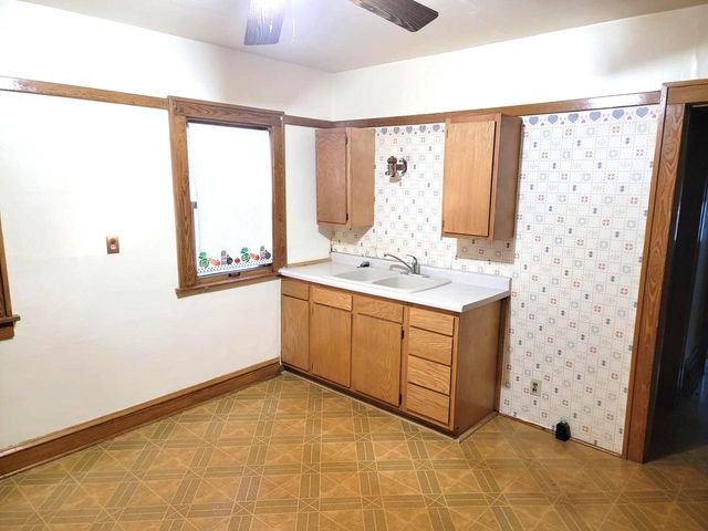 3328 N 37th STREET, Milwaukee, WI 53216