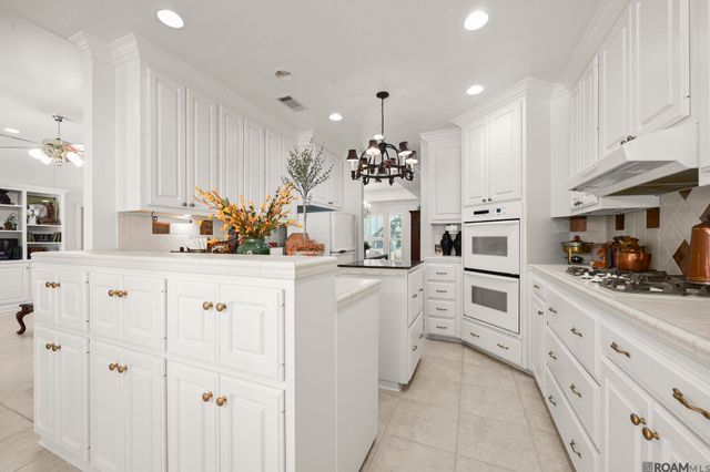 29601 Melanie St, Walker, LA 70785