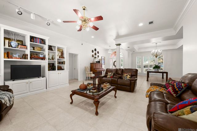 29601 Melanie St, Walker, LA 70785