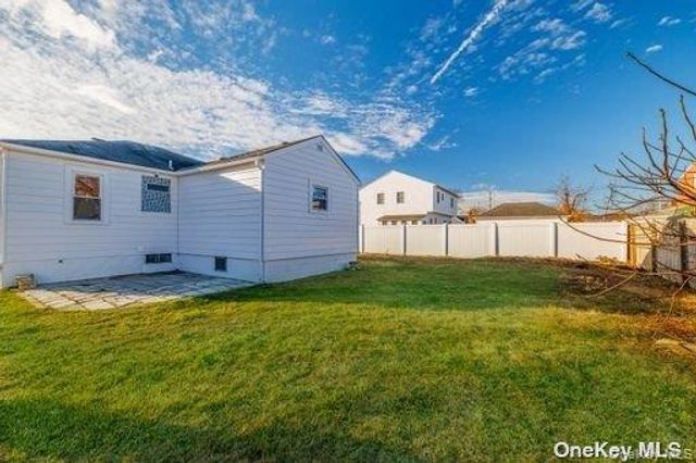 824 7th Street, West Babylon, NY 11704