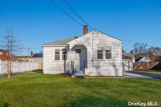 824 7th Street, West Babylon, NY 11704