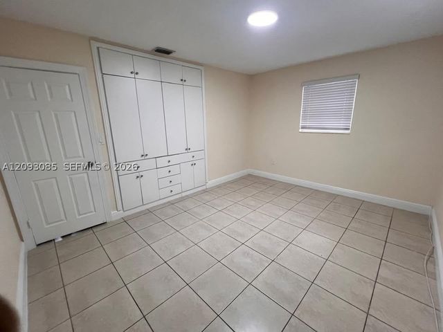 9332 SW 40th Ter 9332, Miami, FL 33165