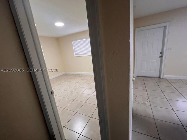 9332 SW 40th Ter 9332, Miami, FL 33165