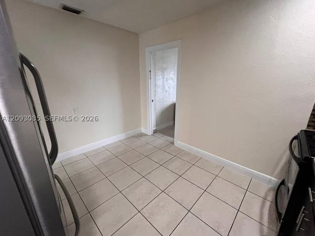 9332 SW 40th Ter 9332, Miami, FL 33165