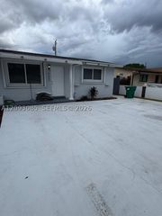 9332 SW 40th Ter 9332, Miami, FL 33165