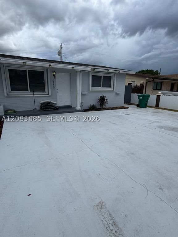 9332 SW 40th Ter 9332, Miami, FL 33165
