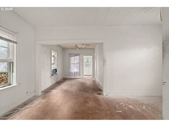 1138 Ne 73RD Ave, Portland, OR 97213