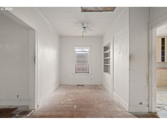 1138 Ne 73RD Ave, Portland, OR 97213