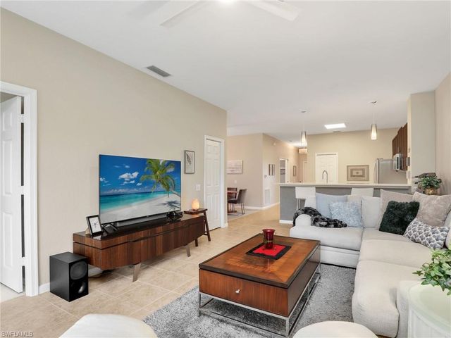 10025 Heather LN 704, Naples, FL 34119