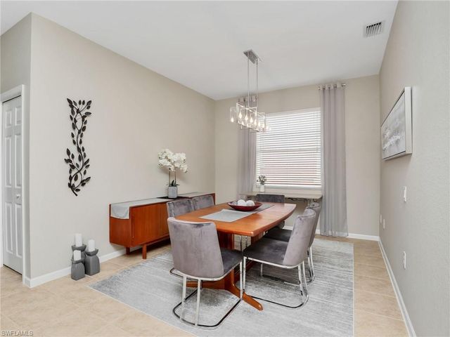 10025 Heather LN 704, Naples, FL 34119