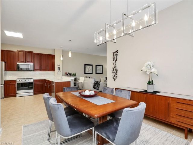 10025 Heather LN 704, Naples, FL 34119