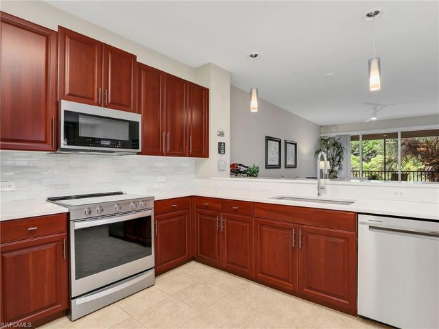 10025 Heather LN 704, Naples, FL 34119