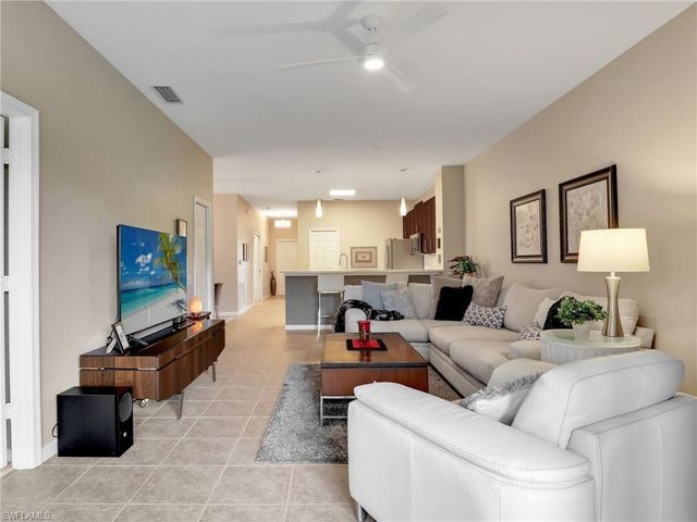 10025 Heather LN 704, Naples, FL 34119