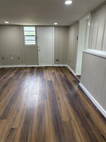 5914 Ridgeway Drive, Houston, TX 77033