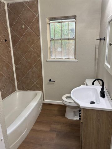 5914 Ridgeway Drive, Houston, TX 77033