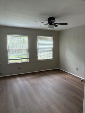 5914 Ridgeway Drive, Houston, TX 77033